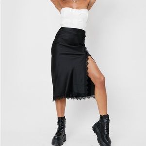 Lace Trim Satin Split Hem Midi Skirt